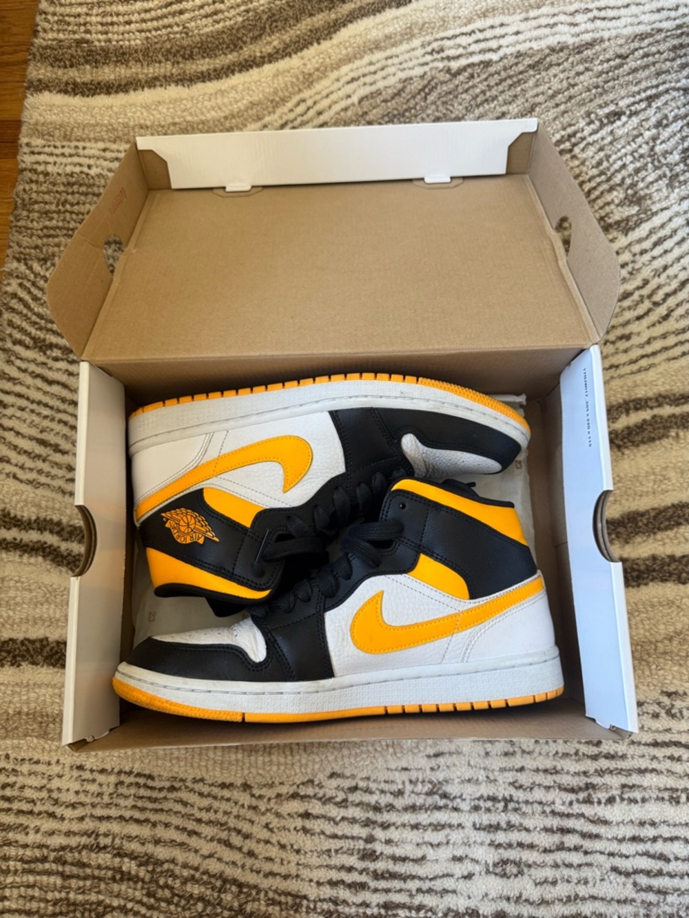 Nike Air Jordan 1 Mid SE - Black White Orange